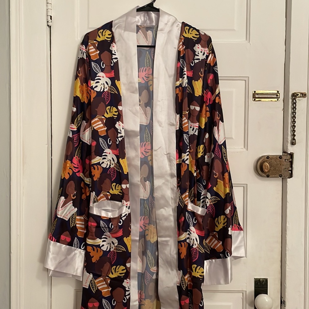 Kimono Style Woman Print Robe - Picture 2 of 6